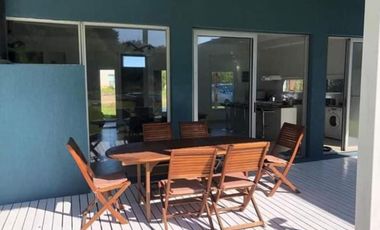 EXCELENTE PROPIEDAD EN COSTA ESMERALDA