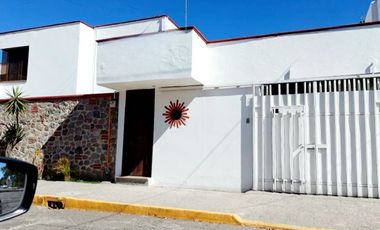 Oficina en Renta Puebla Jardines de San Manuel Semiamueblada 2 plantas