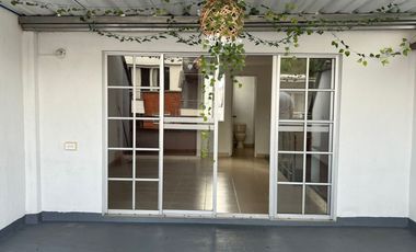 casa en venta en avenida sur. Cod V636