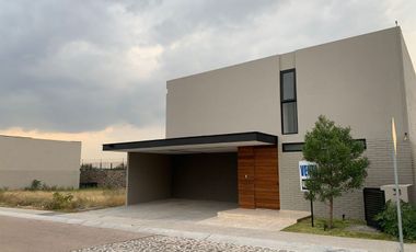 Hermosa Casa en Condominio excelente acabados en Lomas del Campanario Norte