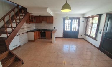 Dúplex en Venta en Villa Primera