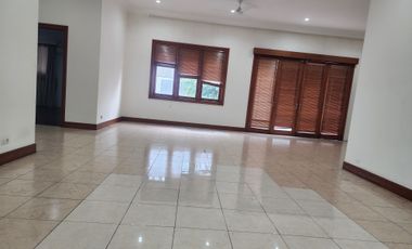 Rumah Siap Huni Di Area Tenang Di Kebayoran Baru, Jaksel