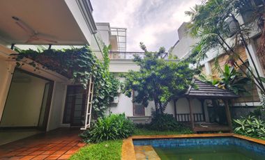 Rumah Siap Huni Di Area Tenang Di Kebayoran Baru, Jaksel