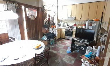 Oportunidad Florida Mitre casa lote propio todo en una planta.-