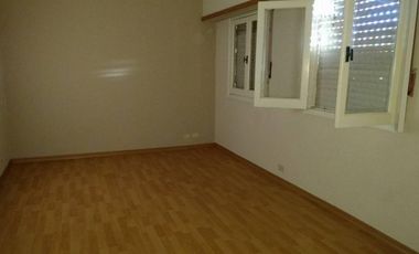 CHILAVERT Amplia Propiedad, muy buen estado !!!