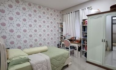 DIJUAL RUMAH ASRI dkt TAMAN at SERENIA HILLS VENTURE BARAT