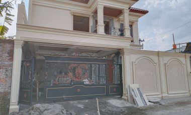 Rumah Mewah Baru Dengan Kolam Renang di Jalan Kyai Mojo Dekat Malioboro