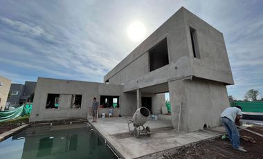 Casa en construcción en Santo Tomás, Pilar