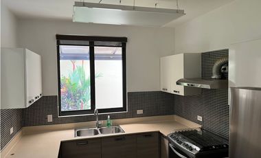 Venta de casa en Panama Pacífico (River Valley) GTA