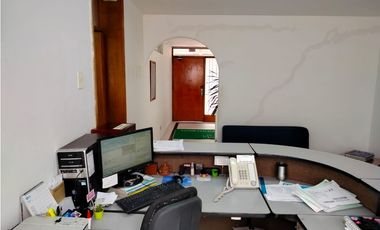 CASA COMERCIAL EN ARRIENDO, SECTOR EL LAGO, CHAPINERO