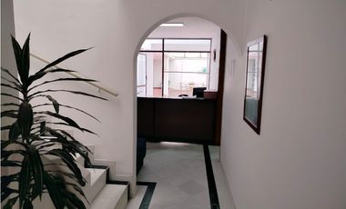 CASA COMERCIAL EN ARRIENDO, SECTOR EL LAGO, CHAPINERO