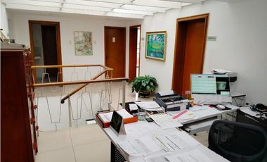CASA COMERCIAL EN ARRIENDO, SECTOR EL LAGO, CHAPINERO