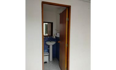 CASA COMERCIAL EN ARRIENDO, SECTOR EL LAGO, CHAPINERO