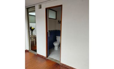 CASA COMERCIAL EN ARRIENDO, SECTOR EL LAGO, CHAPINERO