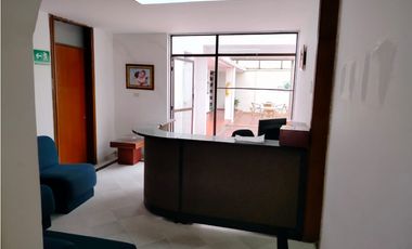 CASA COMERCIAL EN ARRIENDO, SECTOR EL LAGO, CHAPINERO