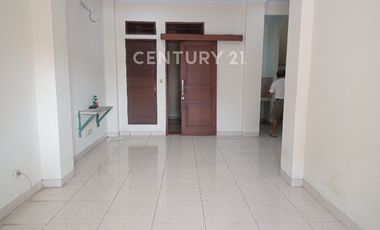 Rumah Kokoh 3 Lantai Di Utan Kayu Bisa Buat Kantor