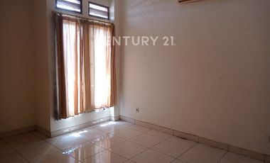 Rumah Kokoh 3 Lantai Di Utan Kayu Bisa Buat Kantor