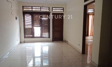 Rumah Kokoh 3 Lantai Di Utan Kayu Bisa Buat Kantor