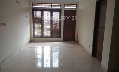 Rumah Kokoh 3 Lantai Di Utan Kayu Bisa Buat Kantor