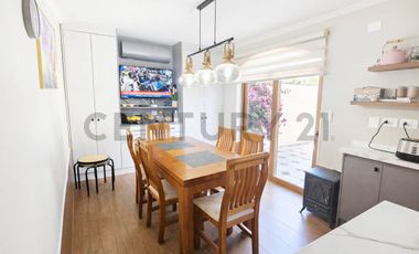 Se vende gran casa de 379 m2, uso mixto, sector exclusivo de Pedro de Valdivia.