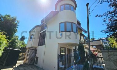 Se vende gran casa de 379 m2, uso mixto, sector exclusivo de Pedro de Valdivia.
