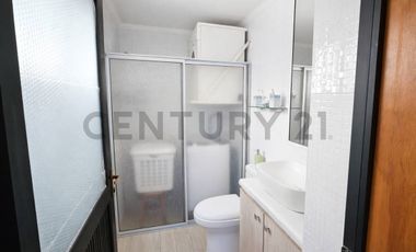 Se vende gran casa de 379 m2, uso mixto, sector exclusivo de Pedro de Valdivia.