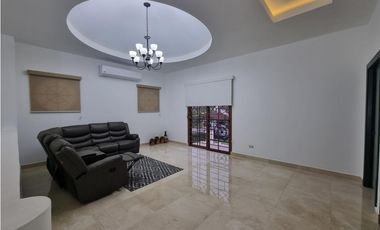 Venta casa en Clayton, Los Senderos de Camino de Cruces