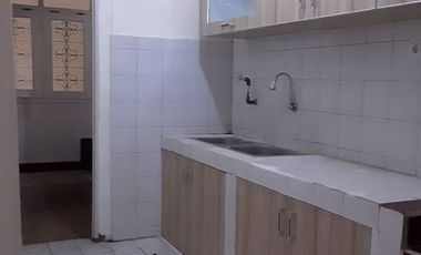 Disewa Rumah Satu Setengah Lantai Lokasi Strategis
