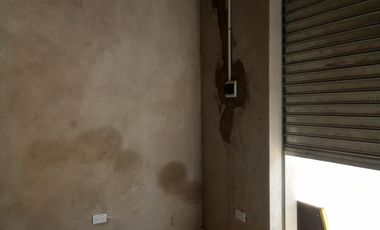 Local Comercial a Estrenar sobre Avenida Espora en Glew.