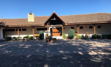 Idílica parcela con una hermosa casa y jardín a la venta en el Valle de Colchagua