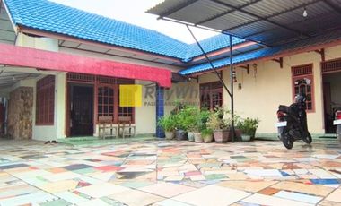 DIJUAL RUMAH TENGAH KOTA DEKAT FASILITAS PUBLIK