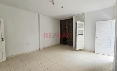 Amplio Departamento En Urb Vista Alegre I - 04 Habitaciones Con Su Propio Baño - Cerca Upao🔥🔥🔥