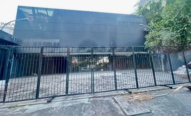 JUAL CEPAT Kantor Ex. Showroom Jl. Raya Diponegoro Surabaya Pusat