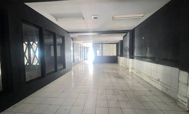 JUAL CEPAT Kantor Ex. Showroom Jl. Raya Diponegoro Surabaya Pusat