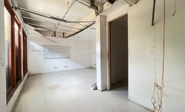 JUAL CEPAT Kantor Ex. Showroom Jl. Raya Diponegoro Surabaya Pusat
