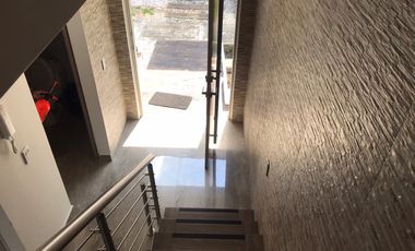 casa en venta en alfaguara. Cod V6150168