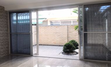 casa en venta en alfaguara. Cod V6150168