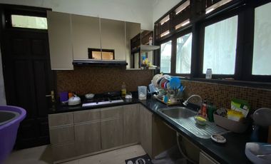 DISEWA MURAH Rumah JL Jambi Surabaya Pusat