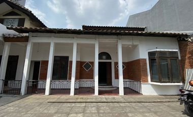 DISEWA MURAH Rumah JL Jambi Surabaya Pusat