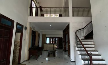 DISEWA MURAH Rumah JL Jambi Surabaya Pusat