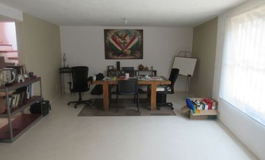 Casa en Venta con Uso de Suelo en Tlalpan Colonia Isidro Fabela (m2c287)