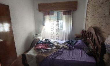 Casa 4 ambientes en Longchamps con garage y fondo libre. Oportunidad !!!