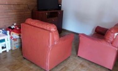 Casa 4 ambientes en Longchamps con garage y fondo libre. Oportunidad !!!