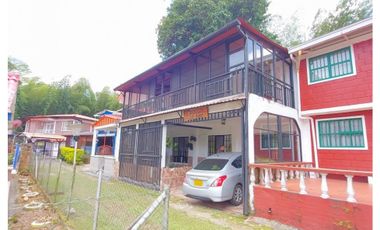 Casa en venta entre Barragán y Caicedonia