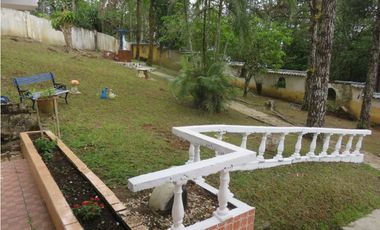 Vendo casa en Cerro Azul *24DD-CA-1*