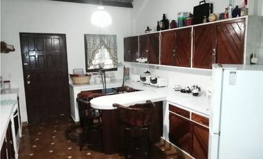 Vendo casa en Cerro Azul *24DD-CA-1*