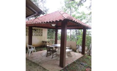 Vendo casa en Cerro Azul *24DD-CA-1*