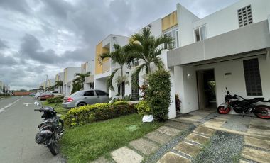 casa en arriendo en hacienda el castillo. Cod A3895