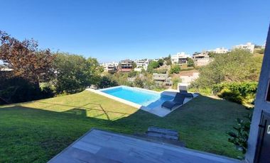 LA RUFINA - 4 DORM (SUITE EN PB) PILETA - 5 AÑOS ANTIGUEDAD