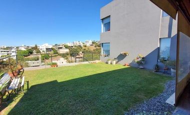 LA RUFINA - 4 DORM (SUITE EN PB) PILETA - 5 AÑOS ANTIGUEDAD